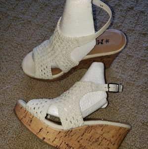 Mudd white wedges